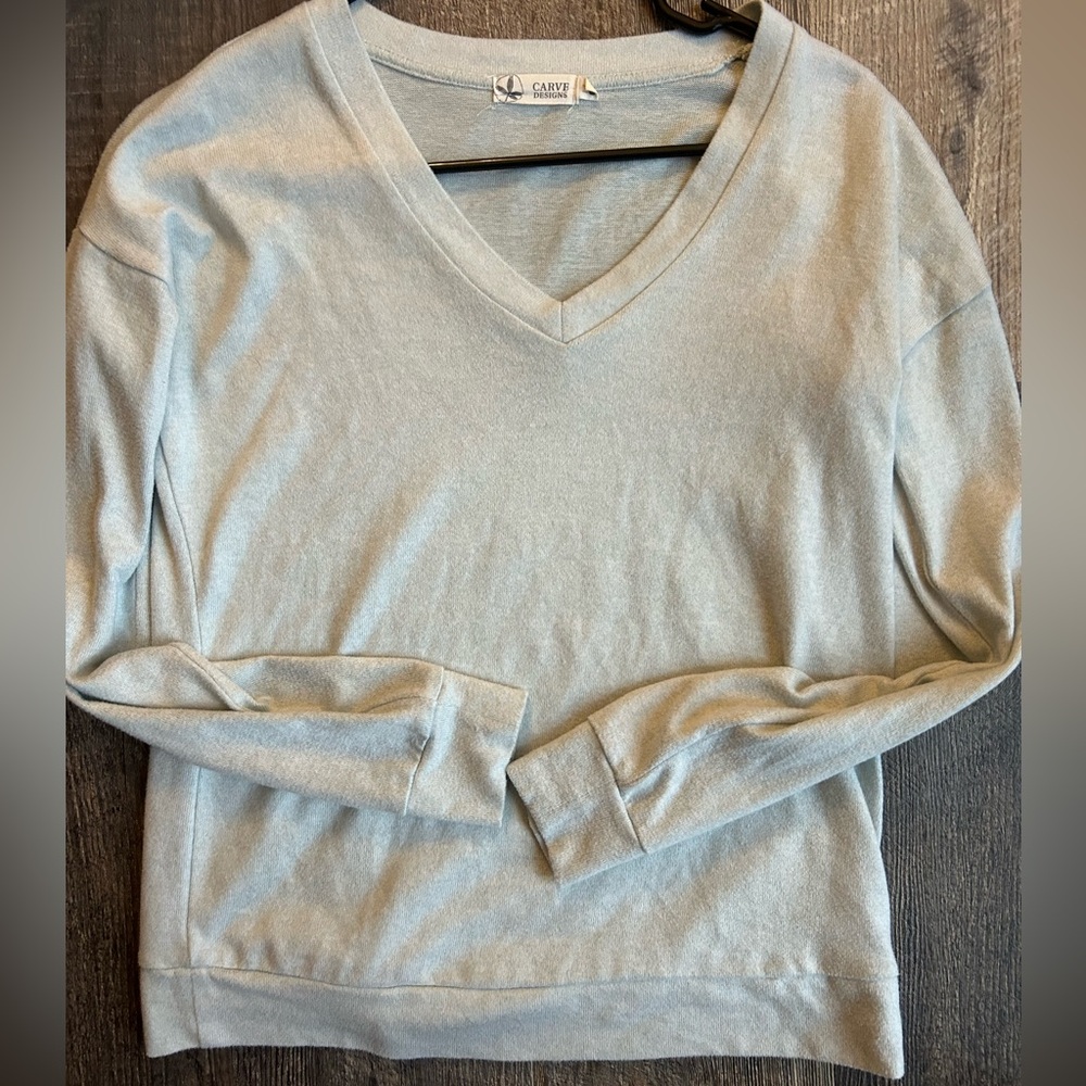 Carve designs v-neck sweater